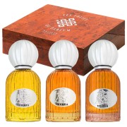 les-folies-du-parfum-cofanetto-chiuso-con-profumi-esterni-opt.jpg